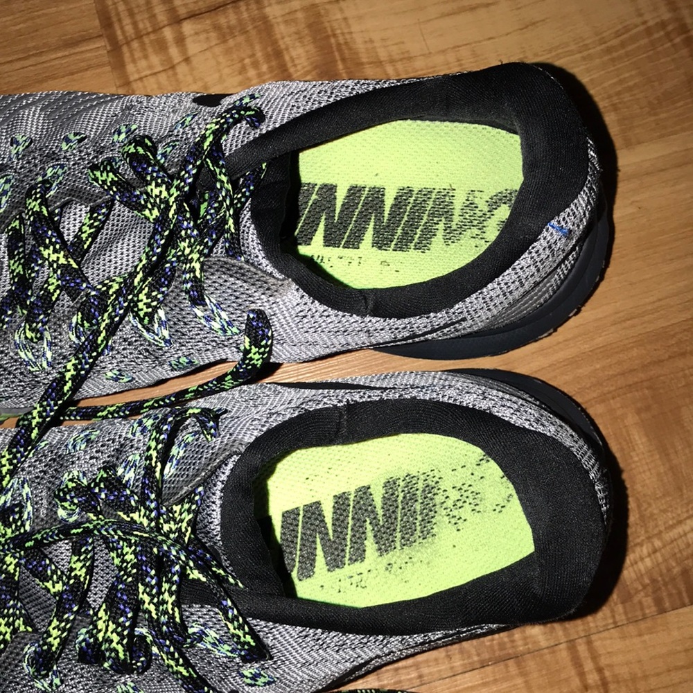 Sneakers - Picture 5 of 5